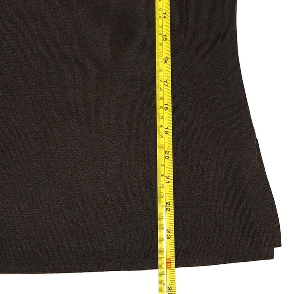 Exclusively Misook Scoop Neck Tank - Picture 5 of 11